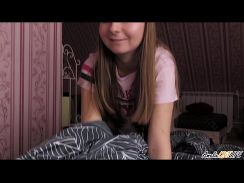 ❤️ Tarraingíonn Blondie BFF go domhain uirthi agus faigheann sí cum ina béal ❤  Porn  uainn ga.porn-milf300.ru ☑
